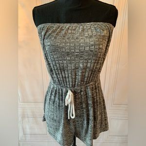 Stretchy, comfy romper with tie